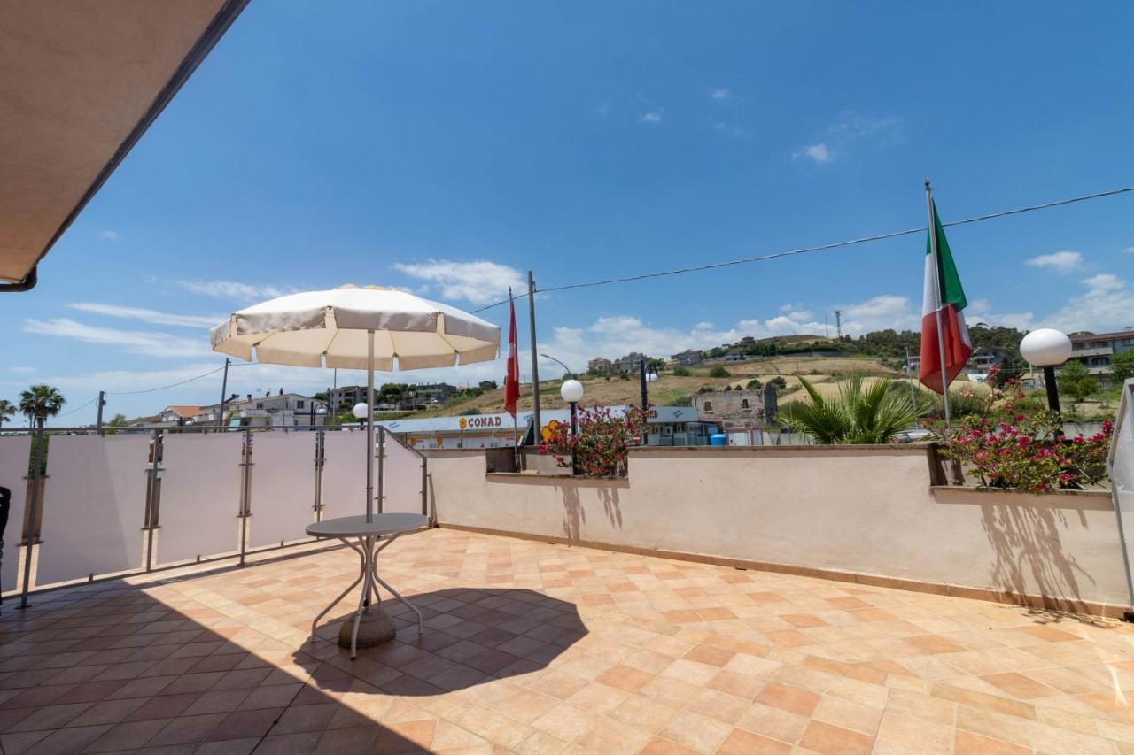 Hotel Federica Riace Marina Ngoại thất bức ảnh